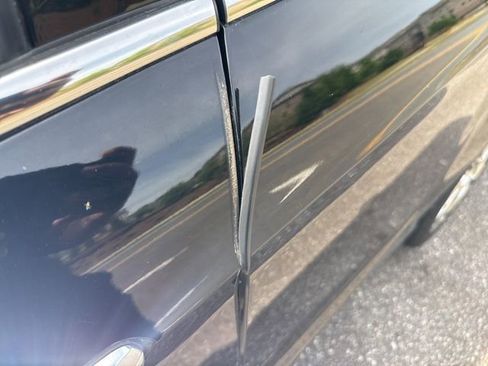 Used 2016 Ford Escape SE w/ SE Chrome Package image 9