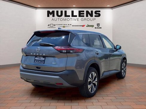 Used 2022 Nissan Rogue SV FWD image 5
