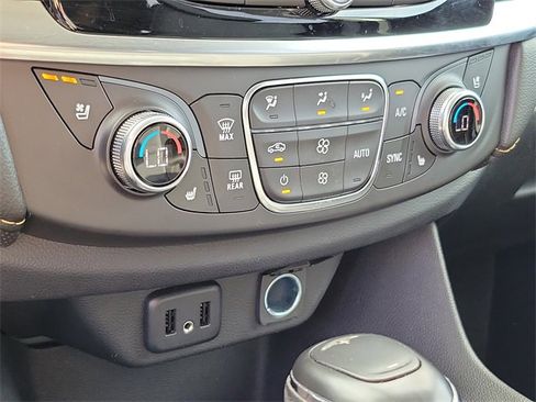 Used 2019 Chevrolet Traverse Premier w/ Driver Confidence II Package image 29