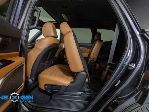 Used 2025 Kia Telluride SX X-Line AWD/4WD image 28