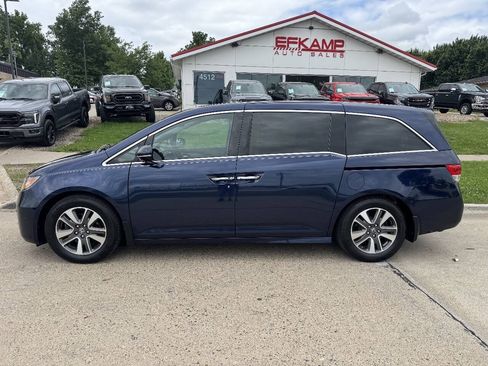 Used 2014 Honda Odyssey Touring Elite image 2