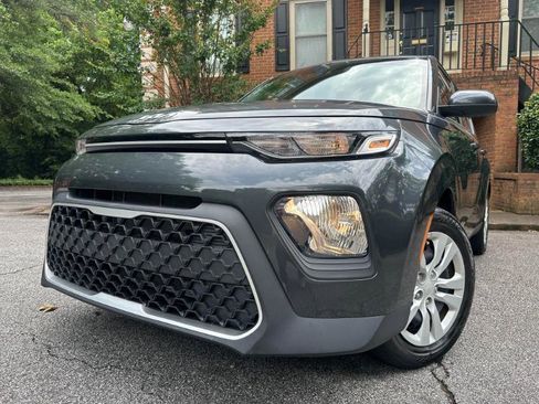 Used 2022 Kia Soul LX FWD image 2