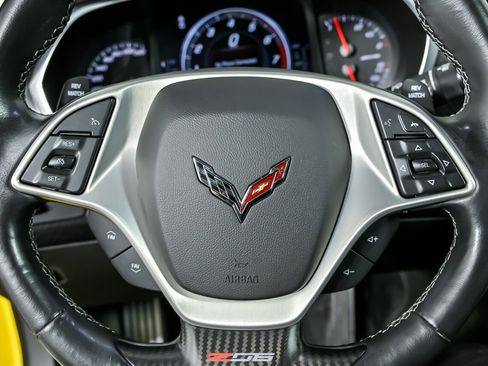 Used 2015 Chevrolet Corvette Z06 w/ 3LZ Preferred Equipment Group image 27