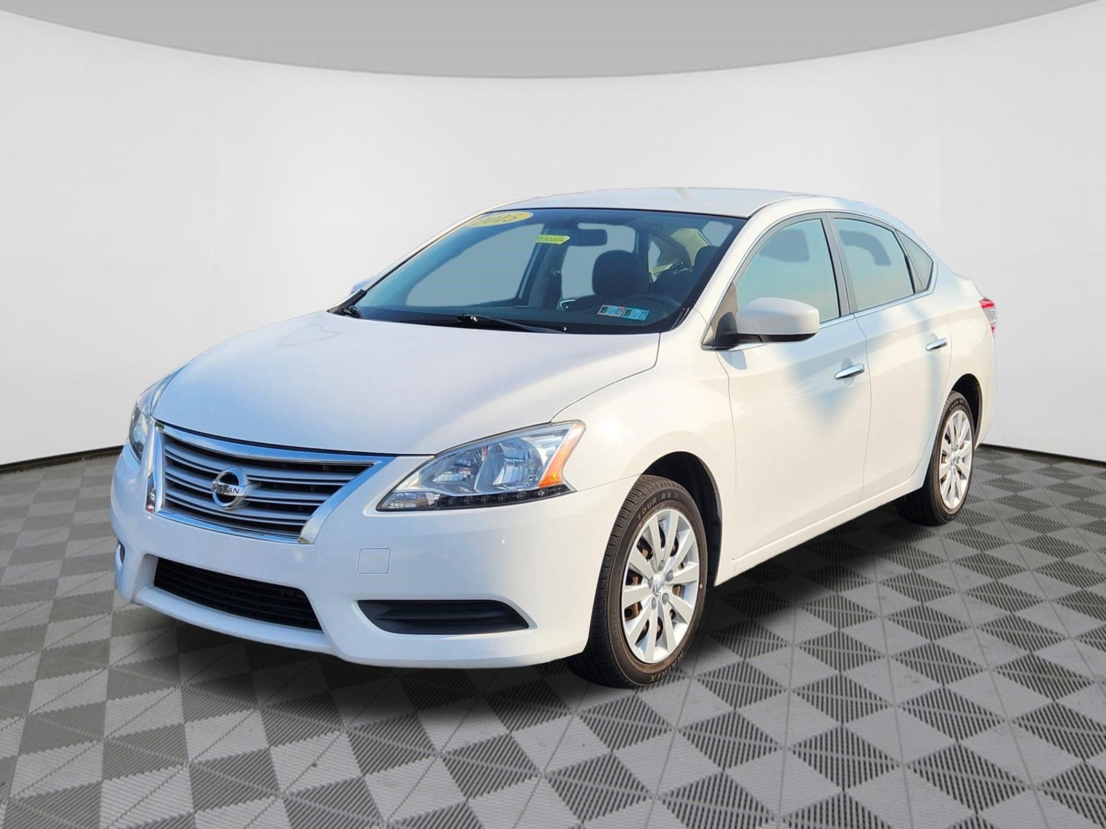 Used 2015 Nissan Sentra SV FWD image 2