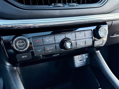 Used 2022 Jeep Compass High Altitude image 11