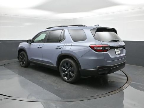 New 2026 Honda Pilot Sport image 5