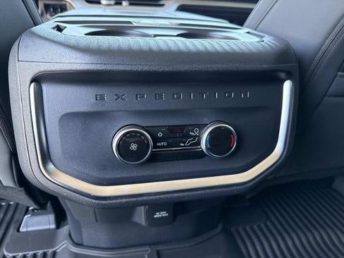 Used 2025 Ford Expedition Max Active AWD/4WD image 18