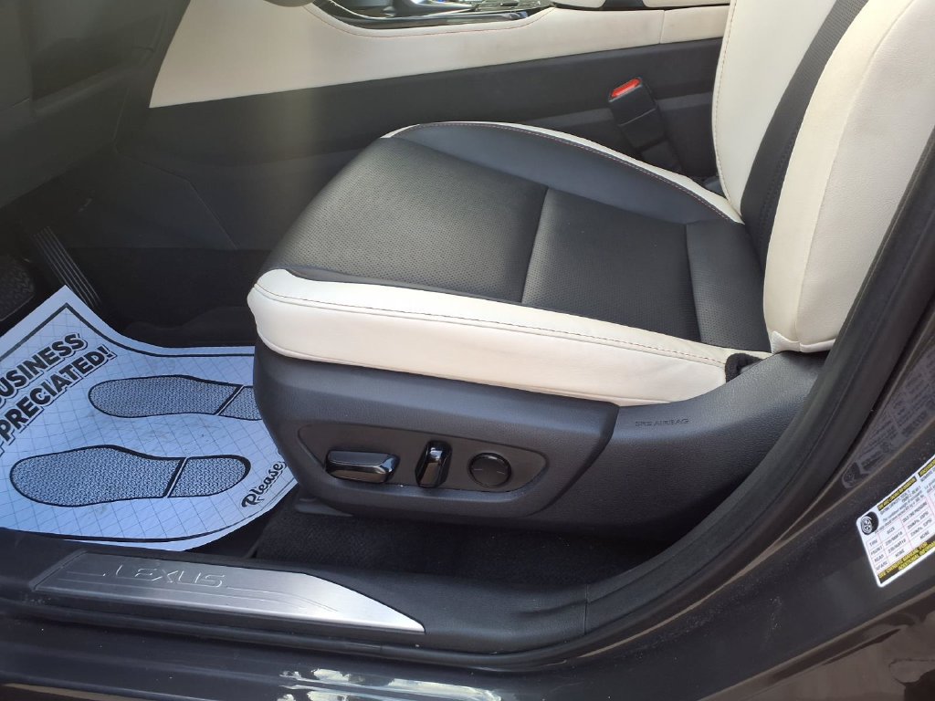 Used 2024 Lexus NX 250 FWD w/ Towing Package (2000 Lbs) image 15
