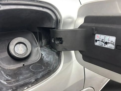 Used 2018 Buick Envision Essence AWD/4WD image 27
