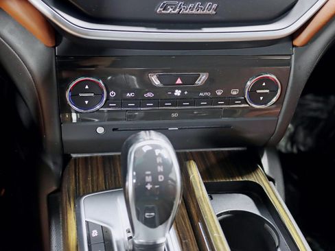 Used 2014 Maserati Ghibli S Q4 AWD/4WD image 23