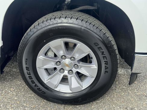 Used 2025 Chevrolet Silverado 1500 W/T image 10