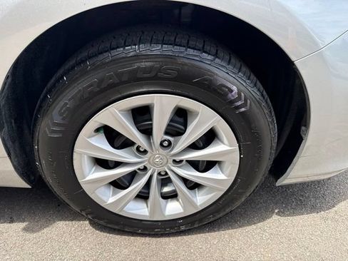 Used 2017 Toyota Camry LE FWD image 10