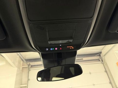 Certified 2025 Chevrolet Traverse LT image 21