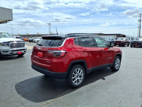 Used 2025 Jeep Compass Limited AWD/4WD image 6