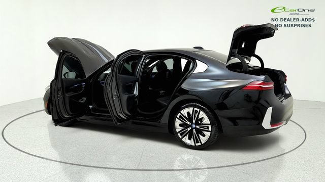 Used 2024 BMW i5 eDrive40i w/ M Sport Package RWD image 16