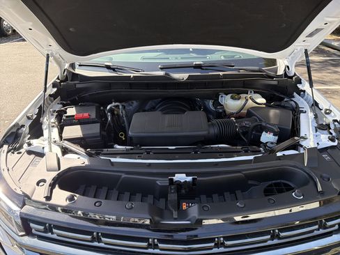 Used 2022 Chevrolet Tahoe RST w/ Luxury Package image 35