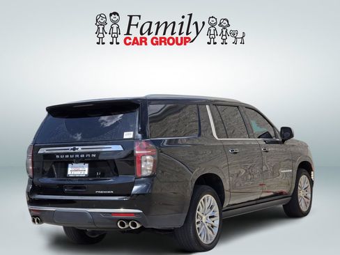 Used 2023 Chevrolet Suburban Premier w/ Premium Package RWD image 4