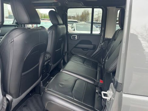 Used 2022 Jeep Wrangler Unlimited Sahara w/ Cold Weather Group image 8