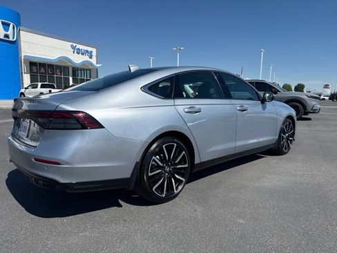 Used 2025 Honda Accord Touring image 5