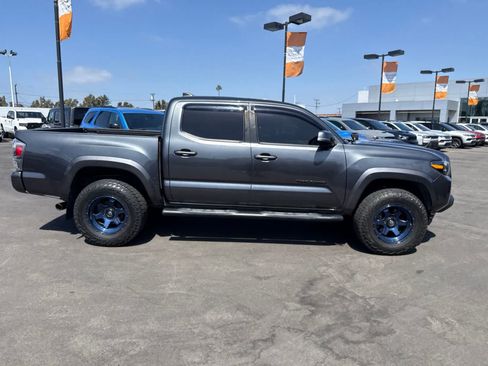 Used 2021 Toyota Tacoma TRD Sport w/ TRD Premium Sport Package RWD image 9