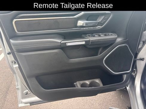 Used 2023 RAM 1500 Laramie AWD/4WD image 17