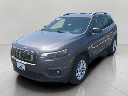 Used 2019 Jeep Cherokee Latitude Plus w/ Cold Weather Group AWD/4WD image 16