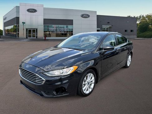 Used 2020 Ford Fusion SE FWD image 5