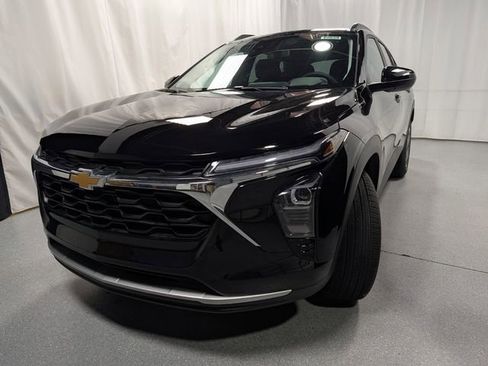 New 2026 Chevrolet Trax LT w/ Driver Confidence Package FWD image 6