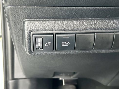 Used 2022 Toyota Corolla SE image 29