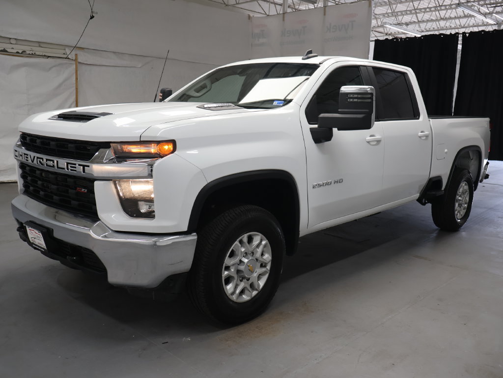 Used 2023 Chevrolet Silverado 2500 LT AWD/4WD image 3