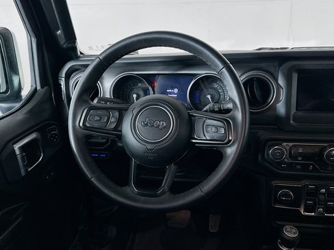 Used 2023 Jeep Wrangler Unlimited AWD/4WD image 17