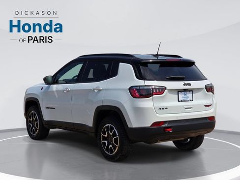 Used 2025 Jeep Compass Trailhawk AWD/4WD image 6
