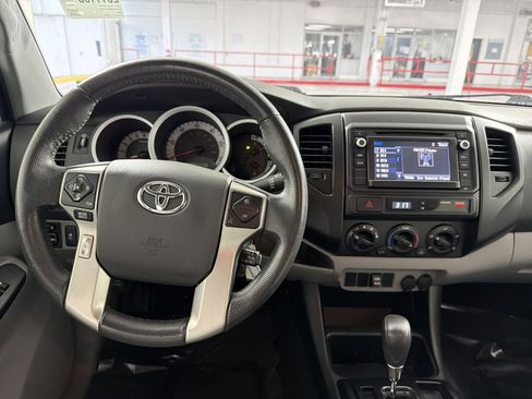 Used 2014 Toyota Tacoma PreRunner image 16
