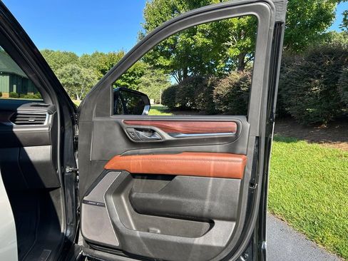 Used 2023 GMC Yukon Denali Ultimate AWD/4WD image 63
