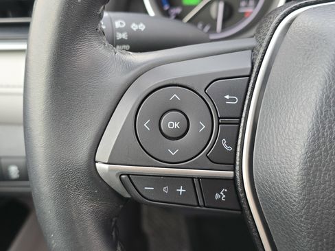 Used 2023 Toyota Camry XLE image 16