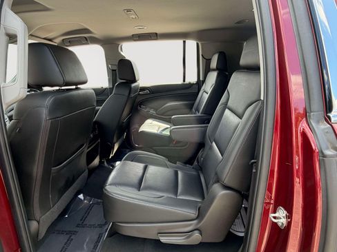 Used 2020 Chevrolet Suburban LT w/ Luxury Package AWD/4WD image 24