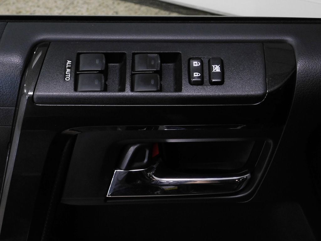 Used 2023 Toyota 4Runner TRD Off-Road Premium w/ Moonroof Package AWD/4WD image 18