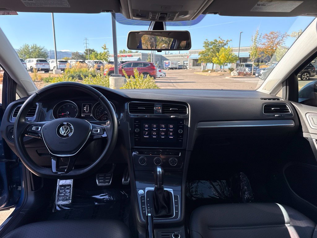 Used 2018 Volkswagen Golf Alltrack AWD/4WD image 12