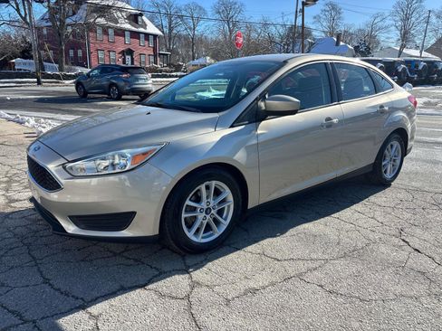 Used 2018 Ford Focus SE image 6