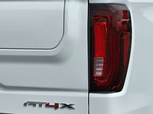 Used 2025 GMC Sierra 1500 AT4X image 27