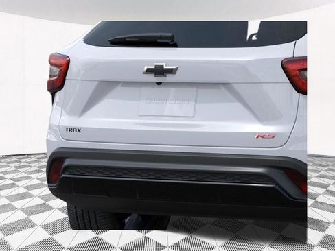 New 2026 Chevrolet Trax RS w/ Sunroof Package FWD image 21