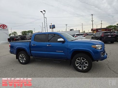 Used 2016 Toyota Tacoma Limited w/ Towing Package AWD/4WD image 2