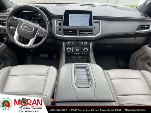 Certified 2022 GMC Yukon SLT w/ SLT Premium Package AWD/4WD image 15
