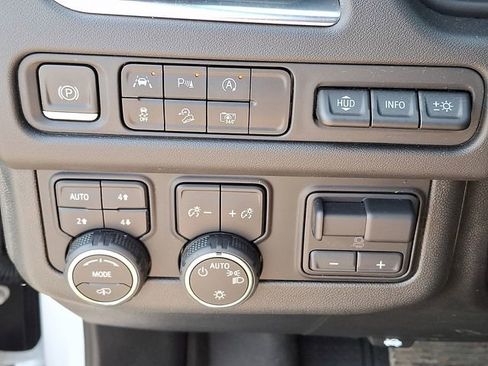 Used 2024 Chevrolet Tahoe High Country image 24