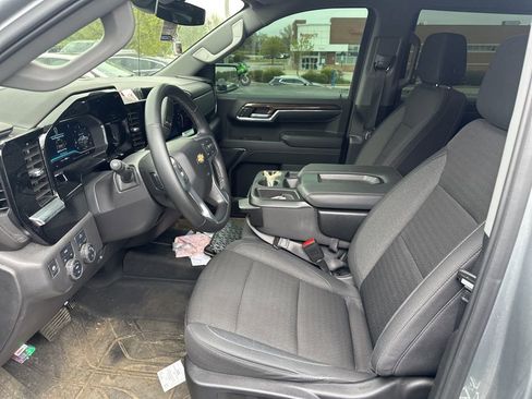 Used 2024 Chevrolet Silverado 1500 LT AWD/4WD image 6