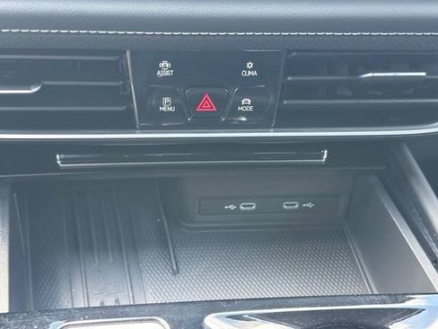 Used 2025 Volkswagen Atlas SE AWD/4WD image 21