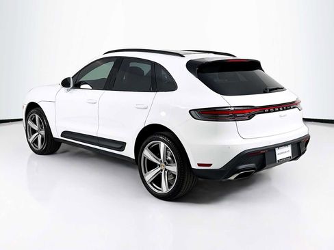 New 2026 Porsche Macan image 3