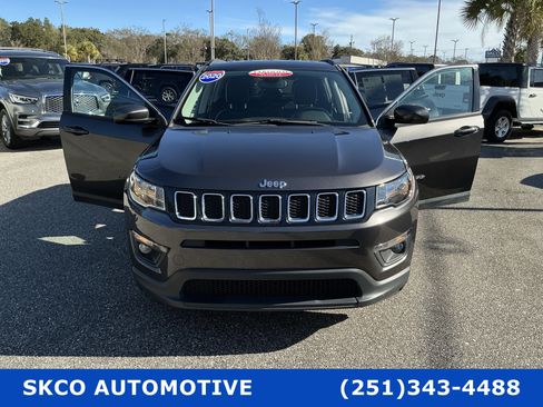Used 2020 Jeep Compass Latitude image 27