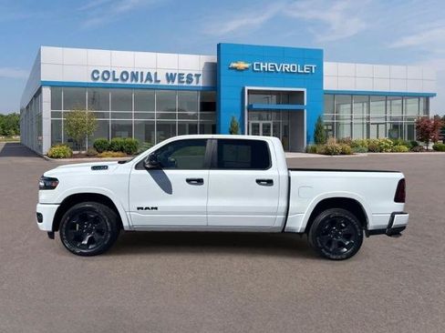 Used 2025 RAM 1500 Big Horn AWD/4WD image 3