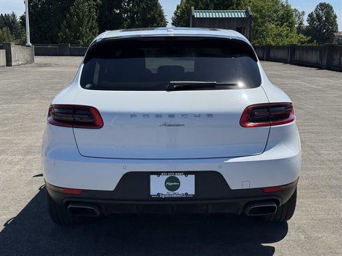 Used 2017 Porsche Macan AWD/4WD image 4